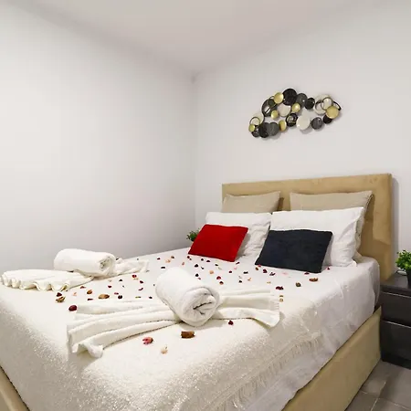 Spacious Flat With Garden Apartmán *