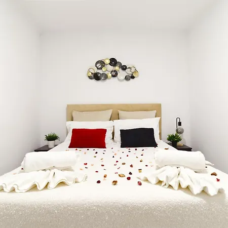 Spacious Flat With Garden *