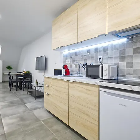 Spacious Flat With Garden *