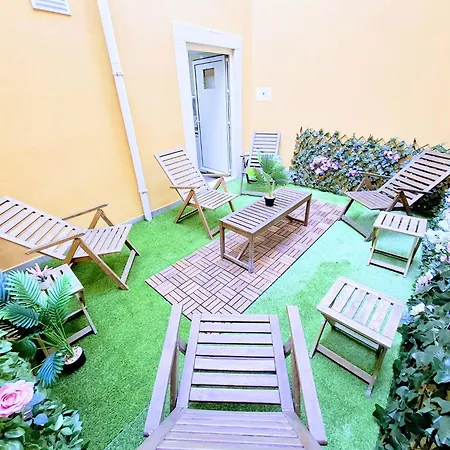 Апартаменты Spacious Flat With Garden Лиссабон