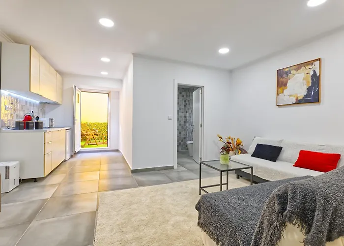 Spacious Flat With Garden