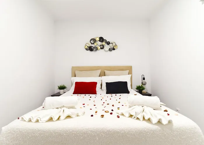 Spacious Flat With Garden *