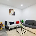 Apartament Spacious Flat With Garden *
