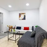 Spacious Flat With Garden Lizbona