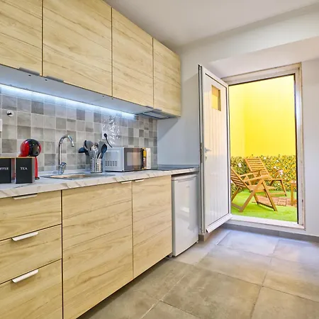 アパート Spacious Flat With Garden リスボン